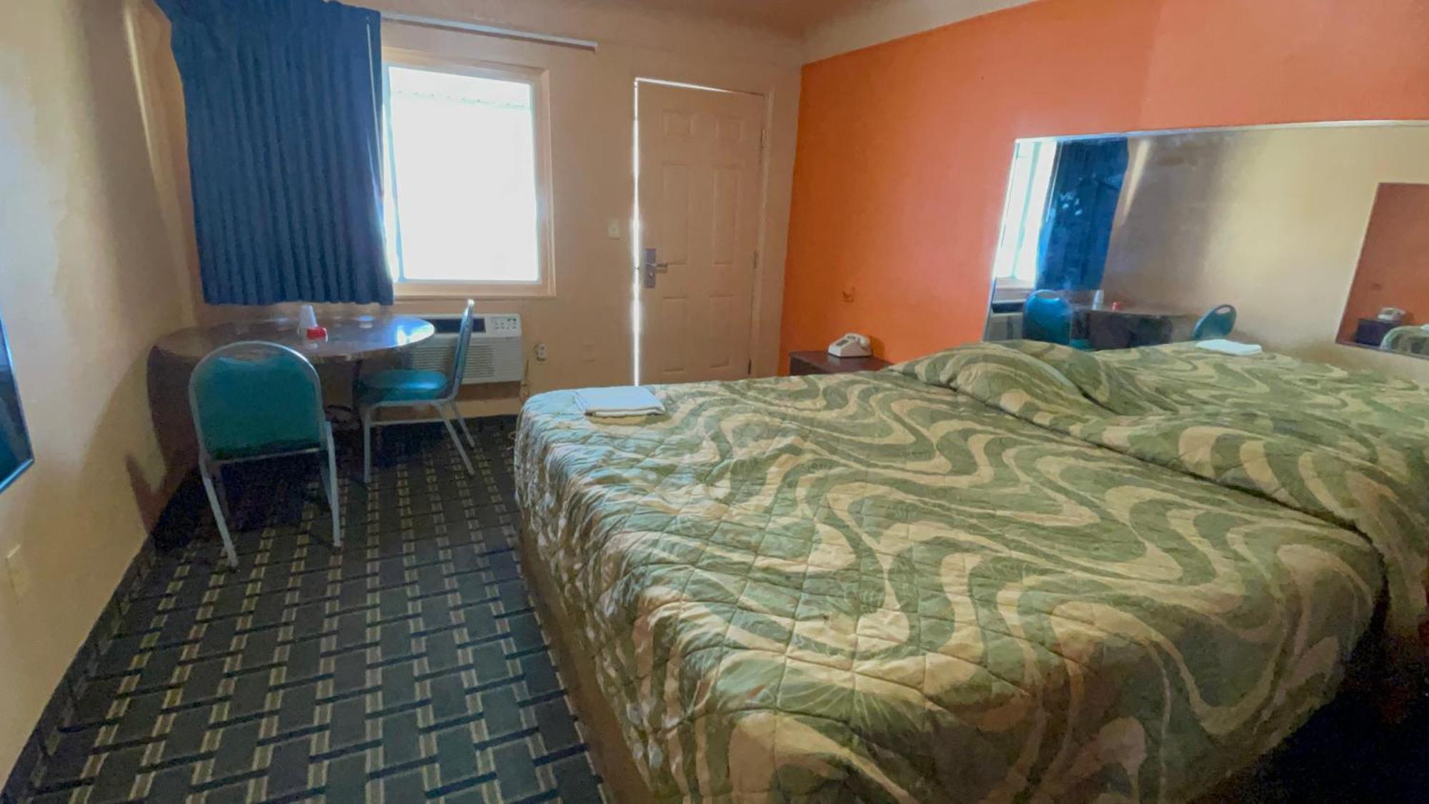 Deluxe Inn Motel Детройт Экстерьер фото