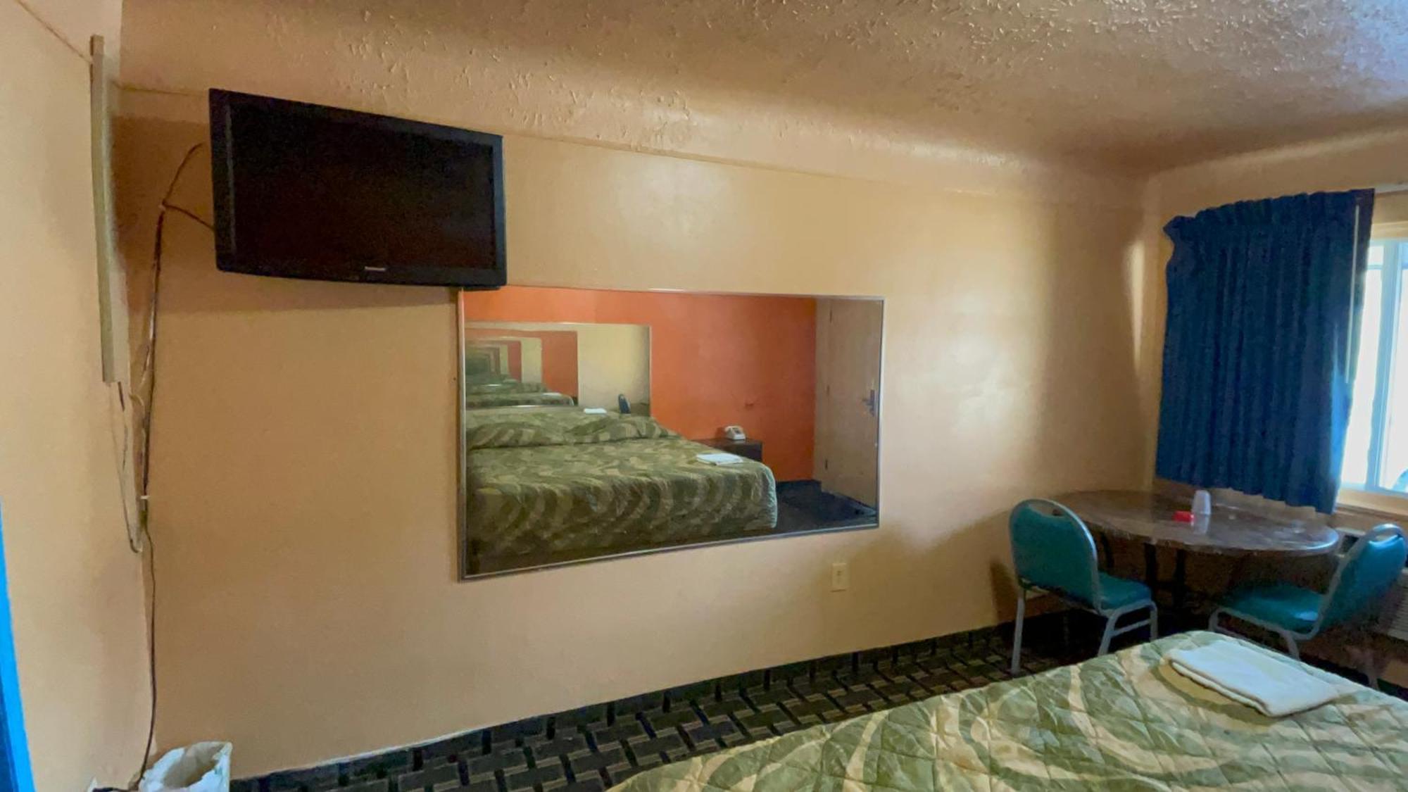 Deluxe Inn Motel Детройт Экстерьер фото